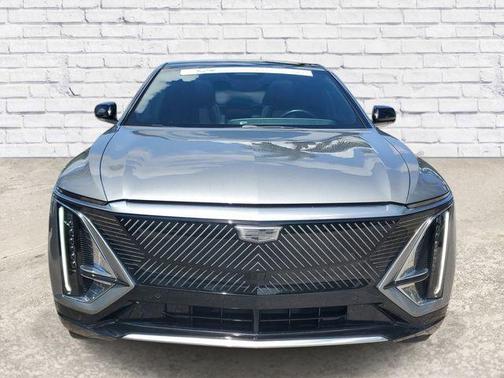 Argent Silver Metallic 2024 Cadillac LYRIQ Tech