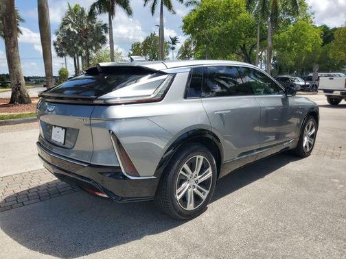 Argent Silver Metallic 2024 Cadillac LYRIQ Tech