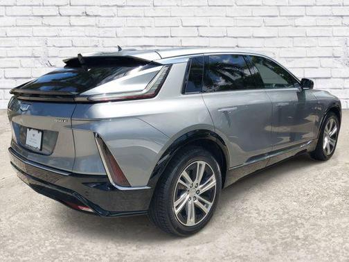 Argent Silver Metallic 2024 Cadillac LYRIQ Tech