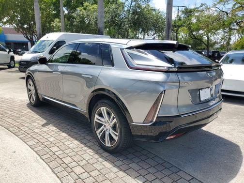Argent Silver Metallic 2024 Cadillac LYRIQ Tech