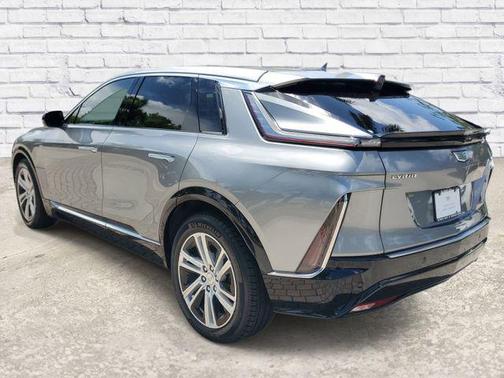 Argent Silver Metallic 2024 Cadillac LYRIQ Tech