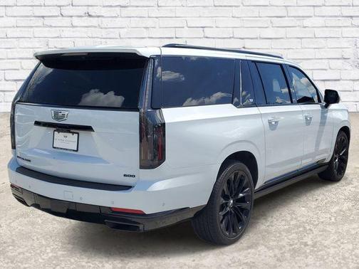 Vibrant White Tricoat 2026 Cadillac Escalade ESV Sport Platinum