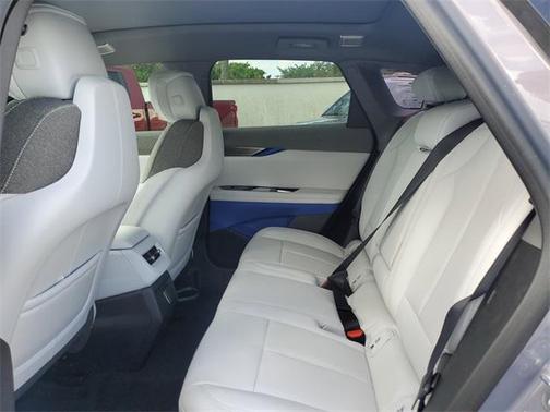 2025 Cadillac OPTIQ Luxury 1 AWD