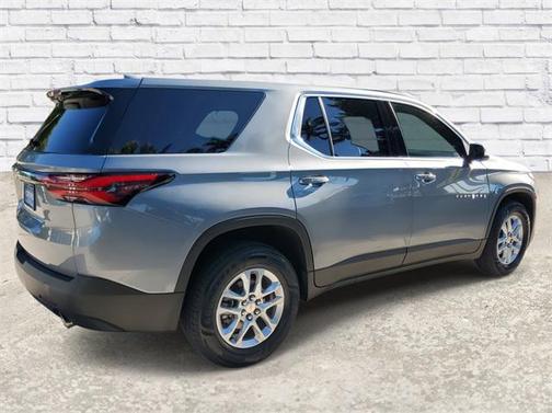 2023 Chevrolet Traverse LS