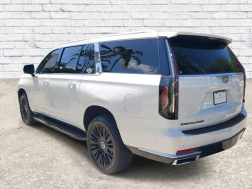 Crystal White Tricoat 2022 Cadillac Escalade ESV Premium Luxury
