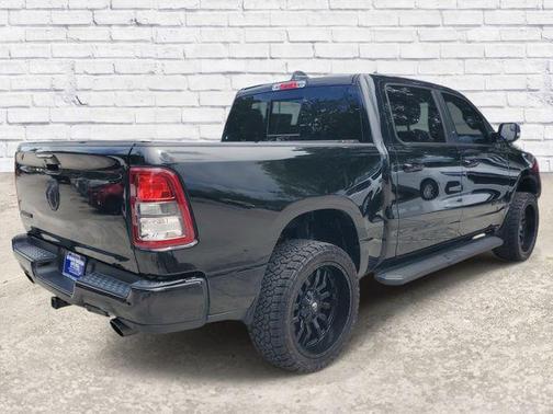 Diamond Black Crystal Pearlcoat 2022 RAM 1500 Big Horn/Lone Star