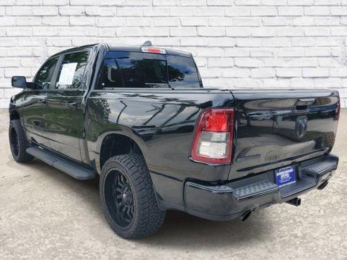 Diamond Black Crystal Pearlcoat 2022 RAM 1500 Big Horn/Lone Star