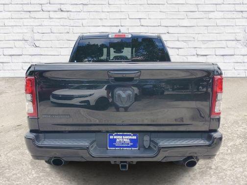 Diamond Black Crystal Pearlcoat 2022 RAM 1500 Big Horn/Lone Star