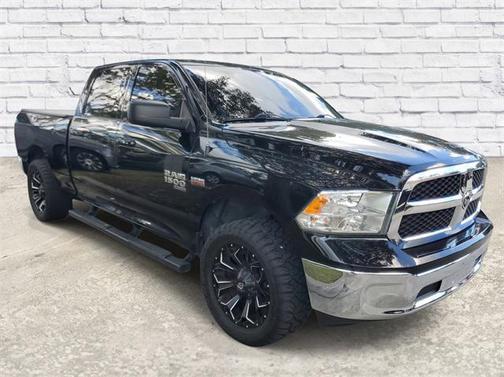 2019 RAM 1500 SLT