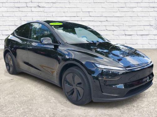 Diamond Black 2026 Tesla Model Y Premium Rear-Wheel Drive