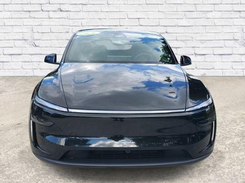 Diamond Black 2026 Tesla Model Y Premium Rear-Wheel Drive