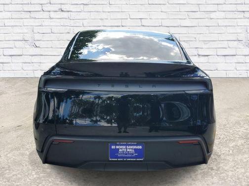 Diamond Black 2026 Tesla Model Y Premium Rear-Wheel Drive