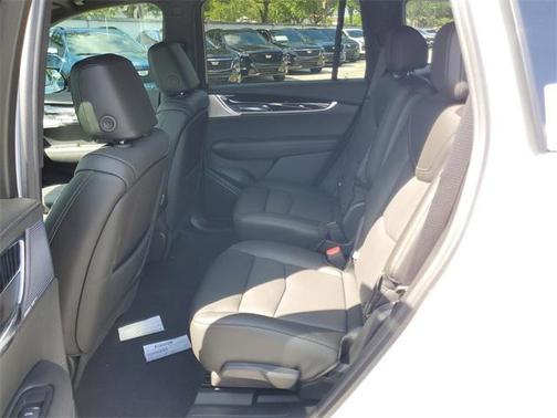 2025 Cadillac XT6 Premium Luxury FWD