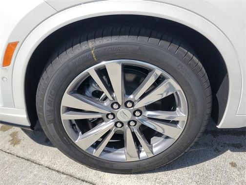 2025 Cadillac XT6 Premium Luxury FWD