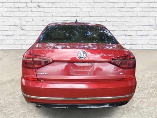 2018 Volkswagen Passat 2.0T R-Line