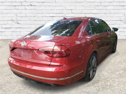 2018 Volkswagen Passat 2.0T R-Line