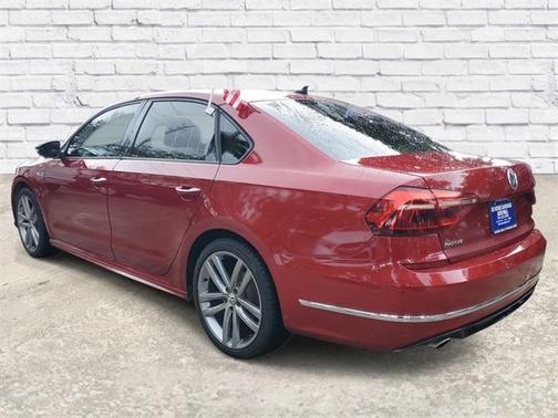 2018 Volkswagen Passat 2.0T R-Line