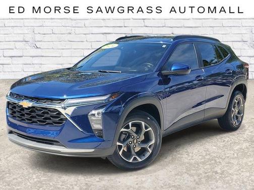 Blue Glow Metallic 2024 Chevrolet Trax LT