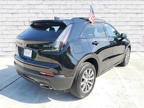 Photo 5 of 33 of 2019 Cadillac XT4 Sport