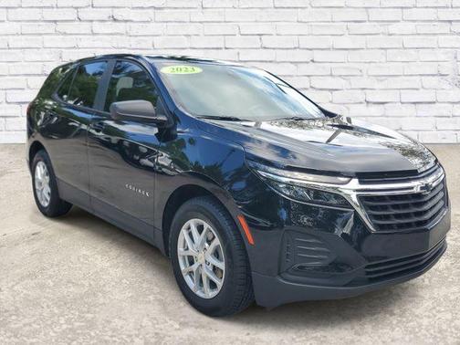 Mosaic Black Metallic 2023 Chevrolet Equinox LS