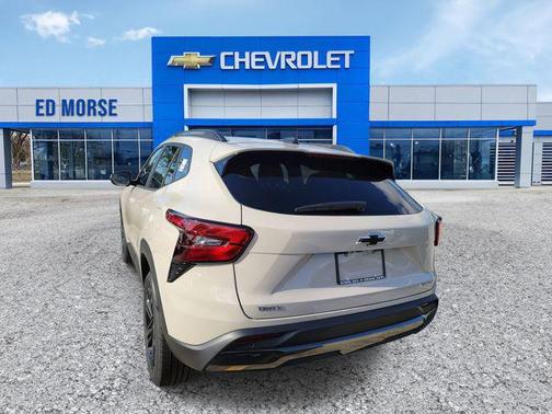 White Sands 2026 Chevrolet Trax FWD ACTIV