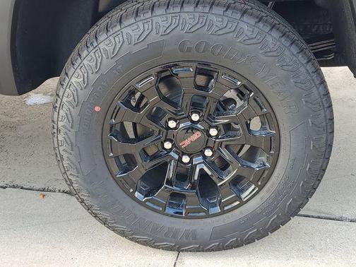 Summit White 2026 GMC Canyon Elevation