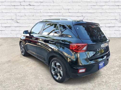 2024 Hyundai VENUE SEL