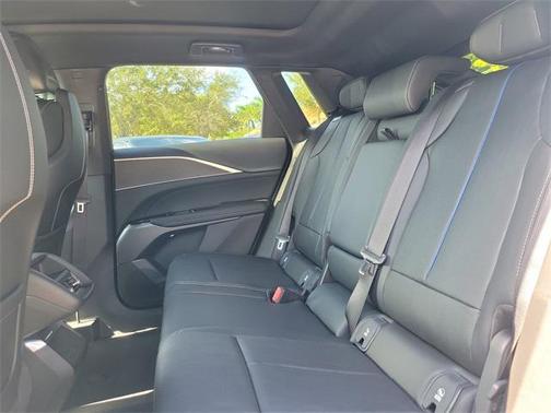 2025 Cadillac LYRIQ Sport