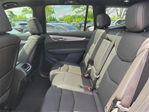 2025 Cadillac XT6 Luxury FWD