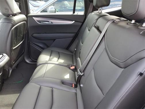 2025 Cadillac XT6 Luxury FWD