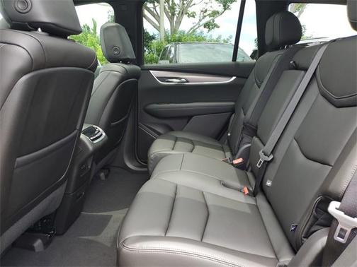 2025 Cadillac XT6 Luxury FWD