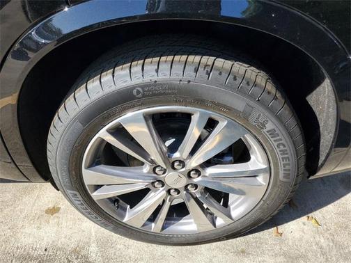 2025 Cadillac XT6 Premium Luxury FWD