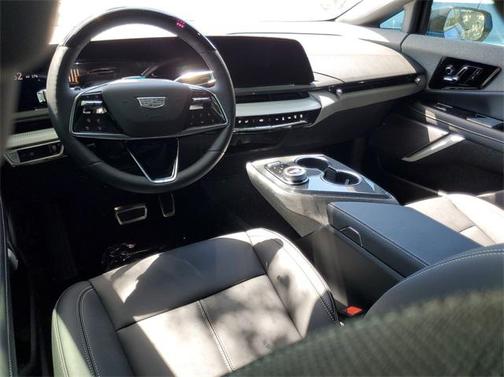 2025 Cadillac OPTIQ Luxury