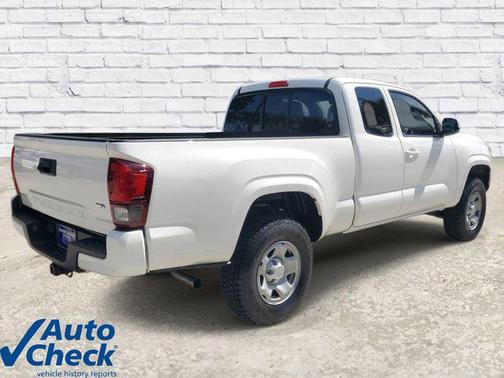White 2022 Toyota Tacoma SR