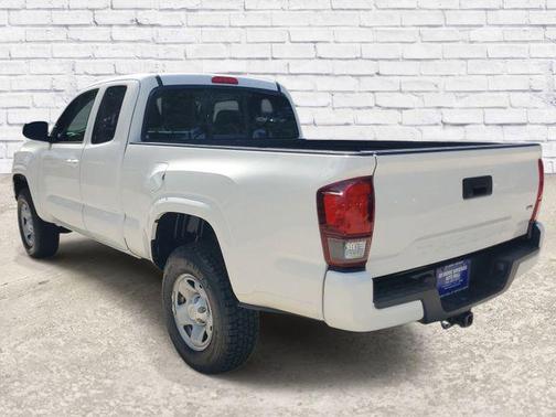 White 2022 Toyota Tacoma SR