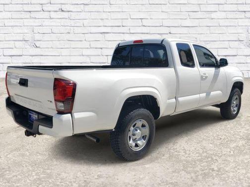 White 2022 Toyota Tacoma SR