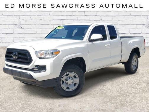 White 2022 Toyota Tacoma SR