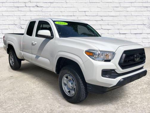 White 2022 Toyota Tacoma SR