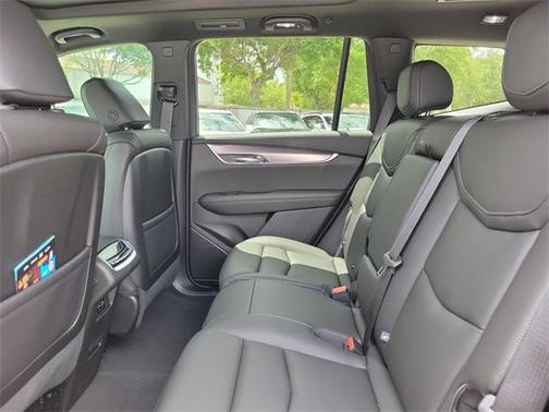 2025 Cadillac XT6 Luxury FWD