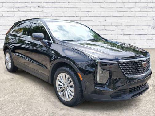 Stellar Black Metallic 2024 Cadillac XT4 Luxury