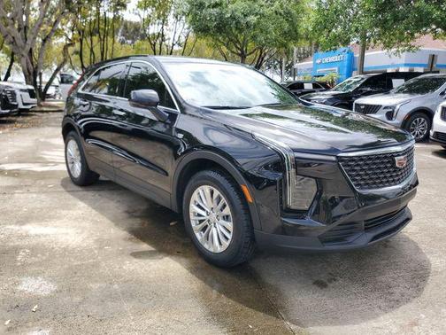 Stellar Black Metallic 2024 Cadillac XT4 Luxury