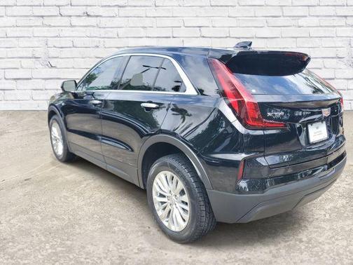Stellar Black Metallic 2024 Cadillac XT4 Luxury
