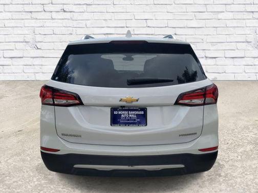 Iridescent Pearl Tricoat 2024 Chevrolet Equinox Premier w/1LZ