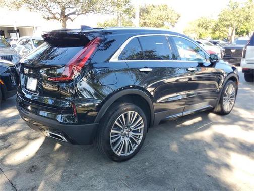 2024 Cadillac XT4 Premium Luxury