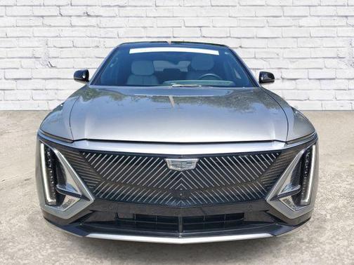 Argent Silver Metallic 2024 Cadillac LYRIQ Luxury
