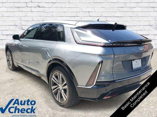 Argent Silver Metallic 2024 Cadillac LYRIQ Luxury