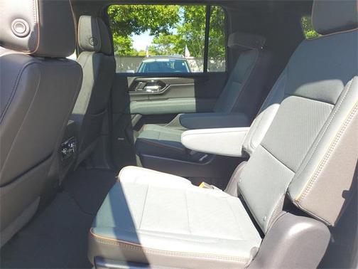 2025 GMC Yukon XL 4WD AT4