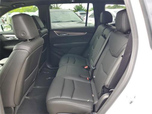 2025 Cadillac XT6 Luxury FWD