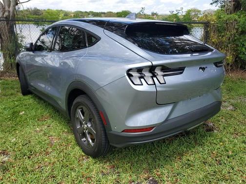 2022 Ford Mustang Mach-E Select