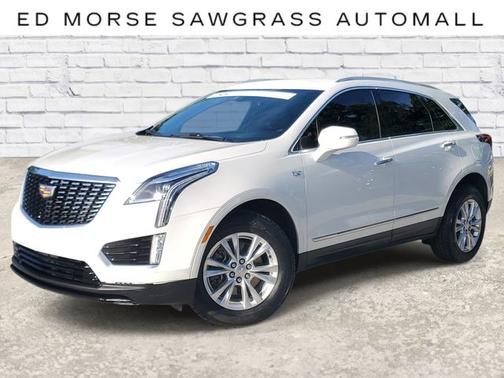 Crystal White Tricoat 2023 Cadillac XT5 Luxury